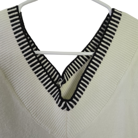 Women's Cream V-Neck Sweater - Picture 3 of 4